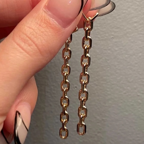 Gold chain/link earrings - Picture 1 of 2